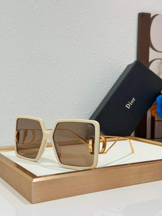 Picture of Dior Sunglasses _SKUfw80443876fw